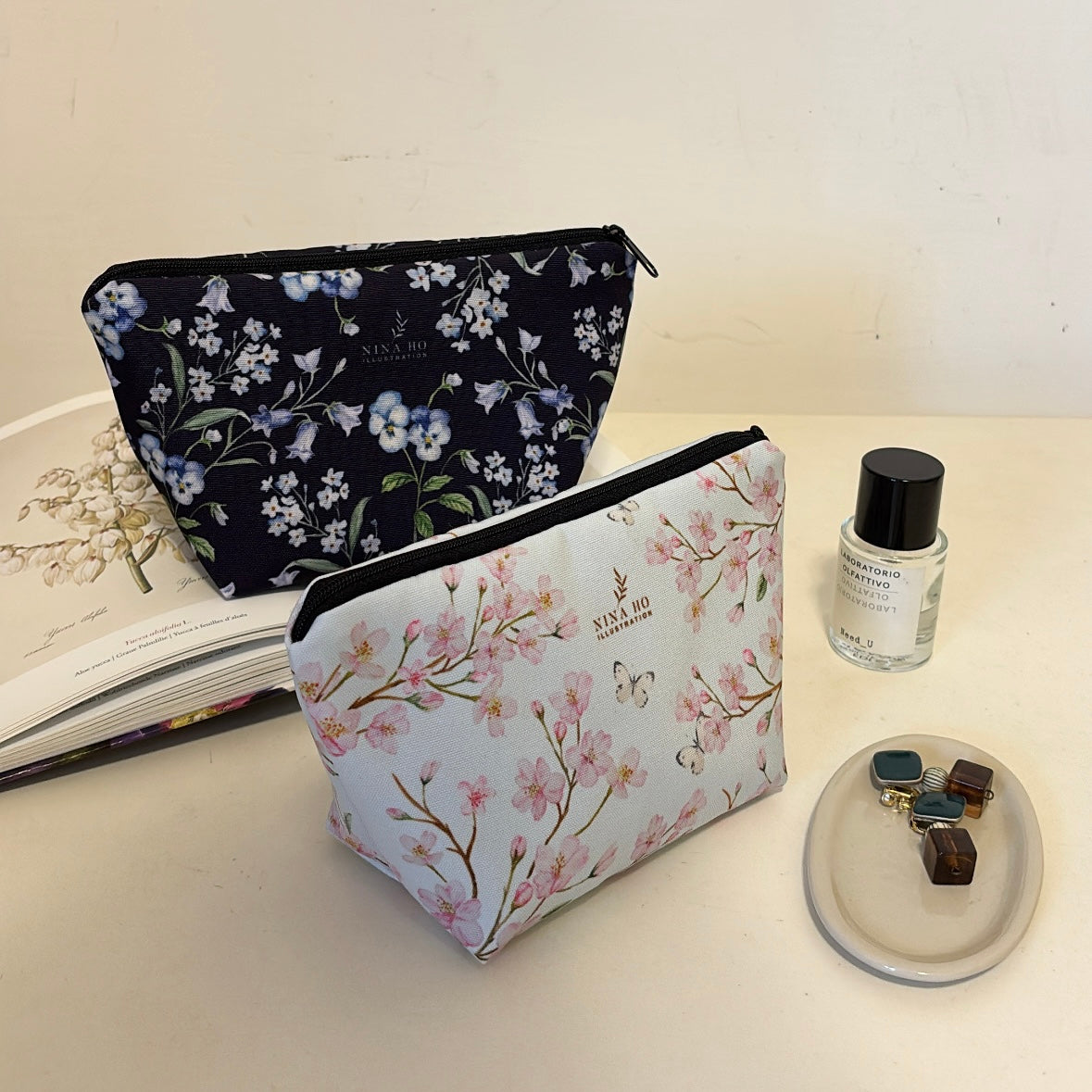 風鈴草化妝包-紫藍(新品)