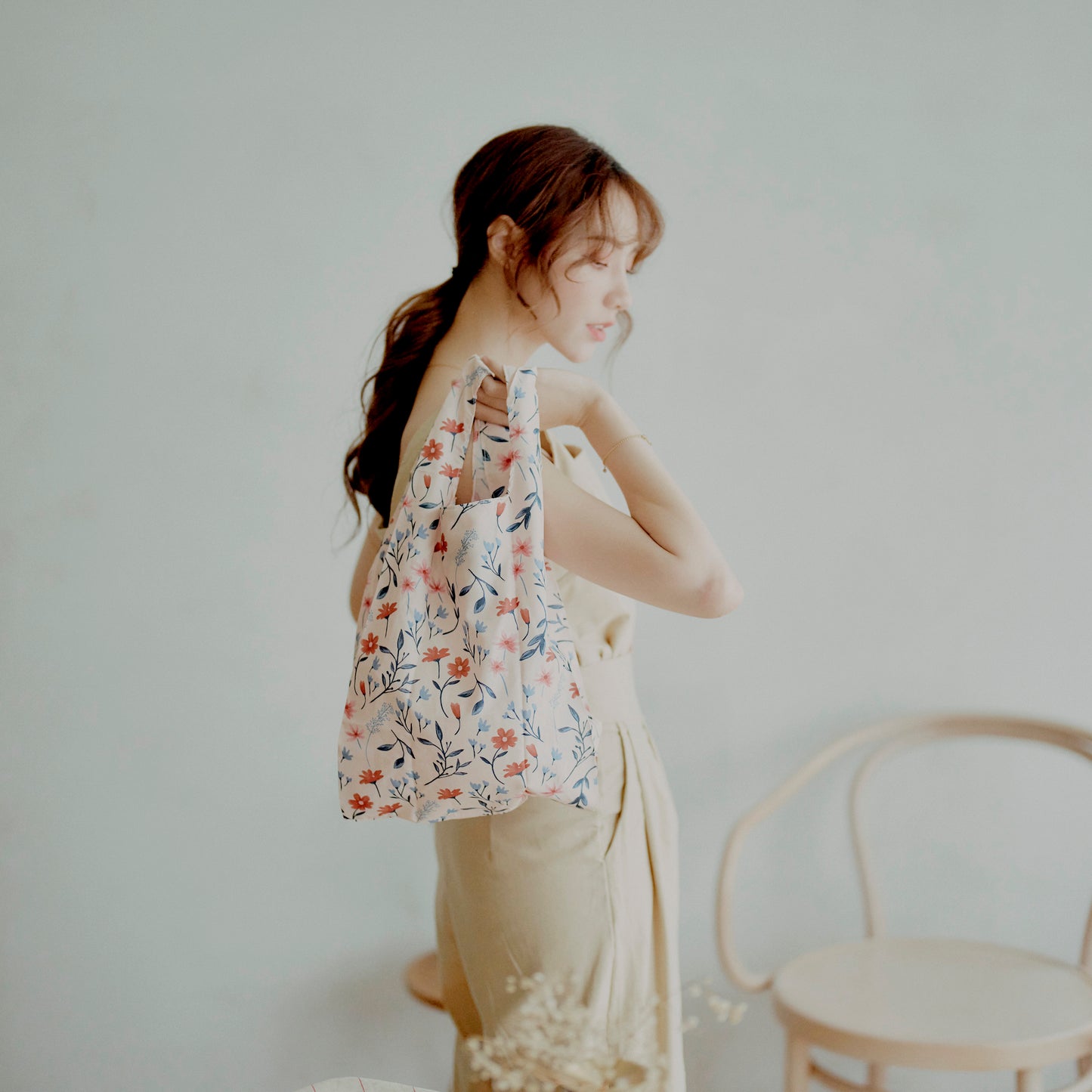 Wildflowers bring a sense of ease, nature, and tranquility. Take your little wildflower tote bag out on a journey of your own, and let it accompany you on your personal adventures.