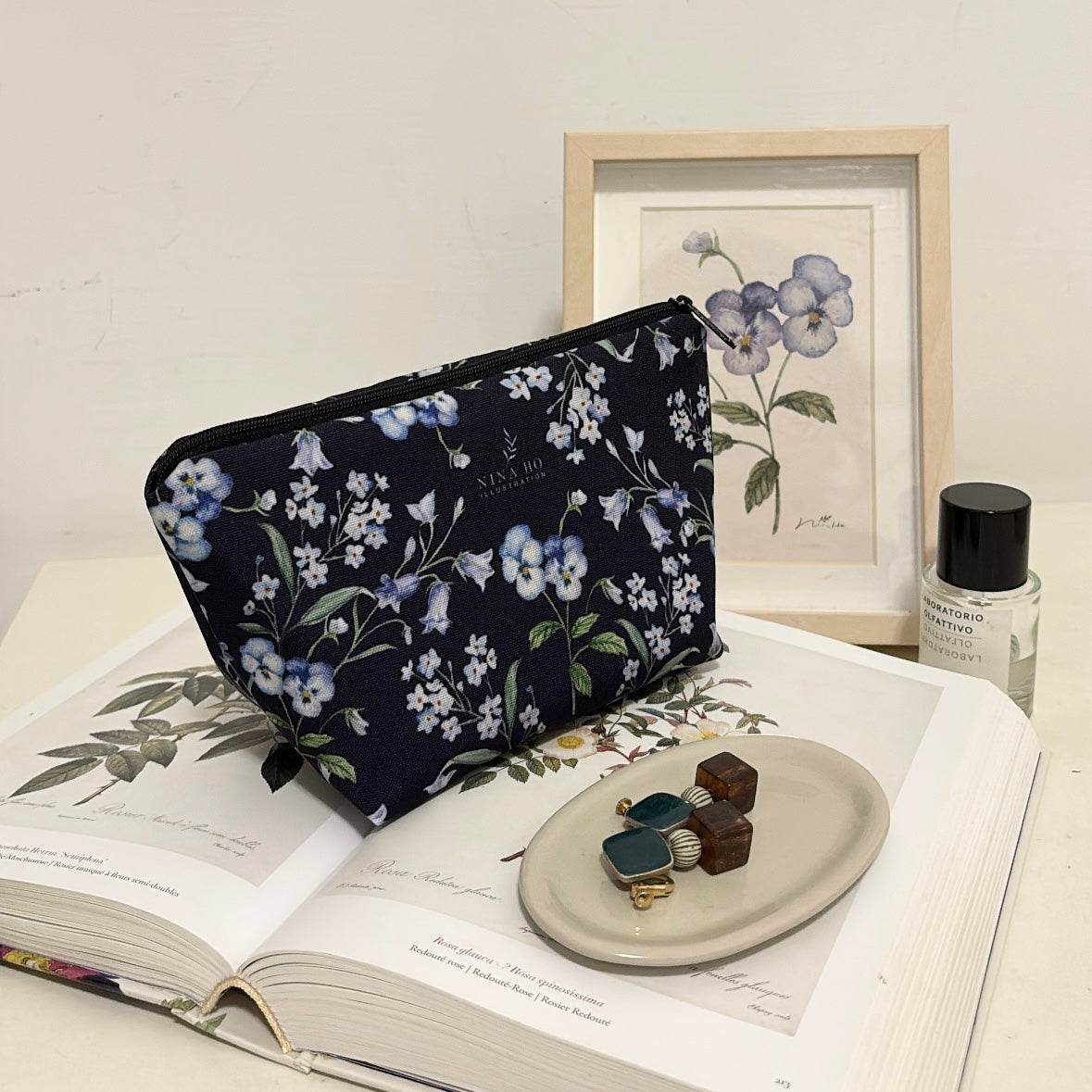 風鈴草化妝包-紫藍(新品)