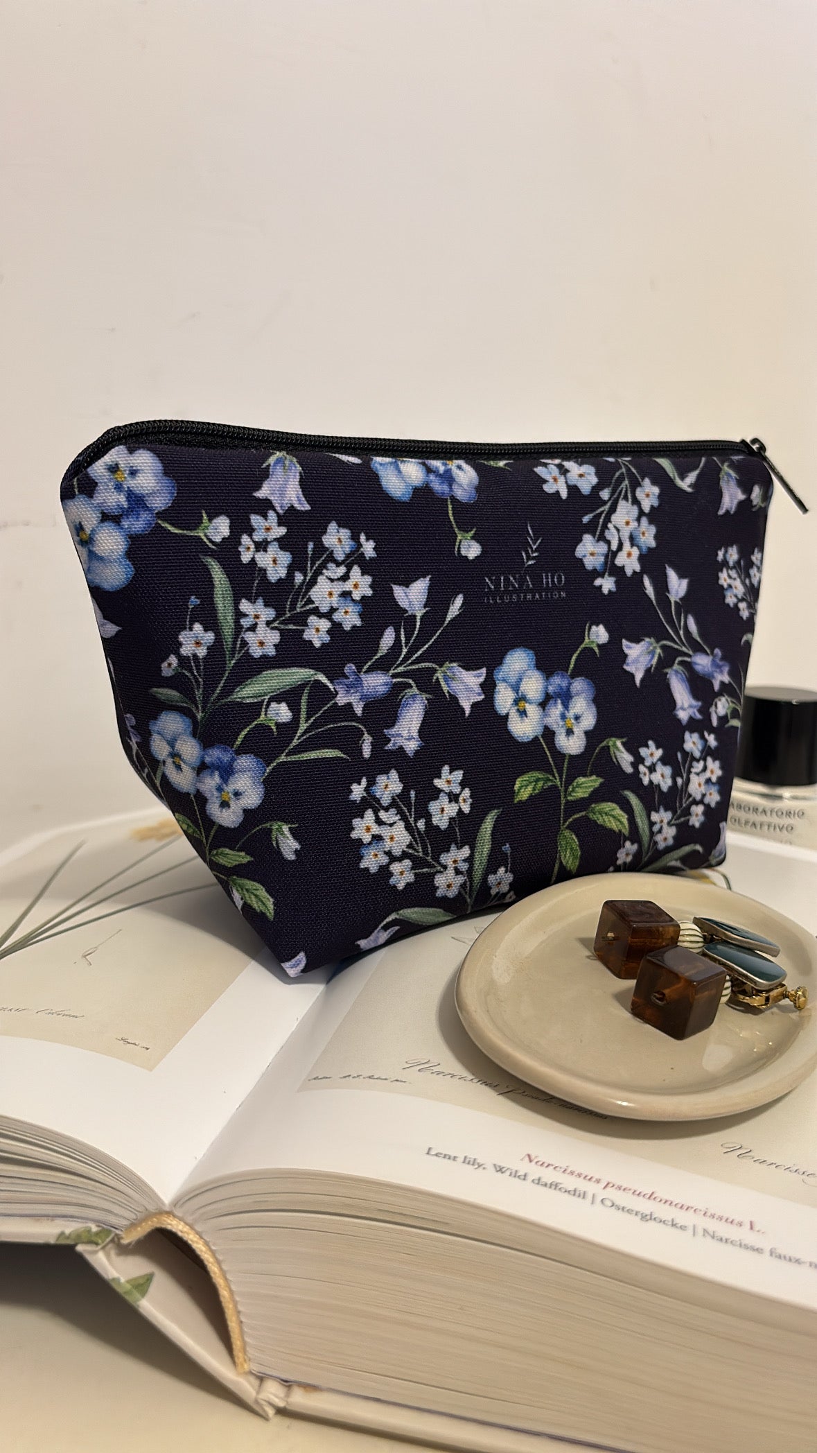 風鈴草化妝包-紫藍(新品)