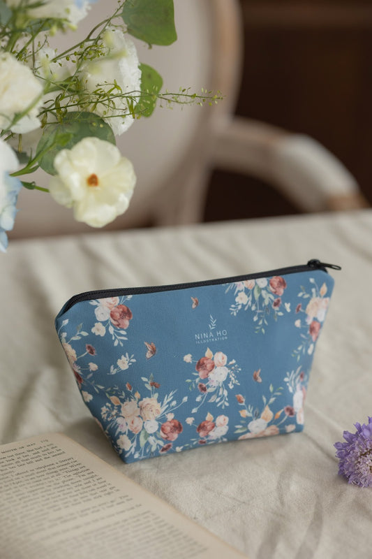 花束與蝴蝶化妝包-淺藍綠