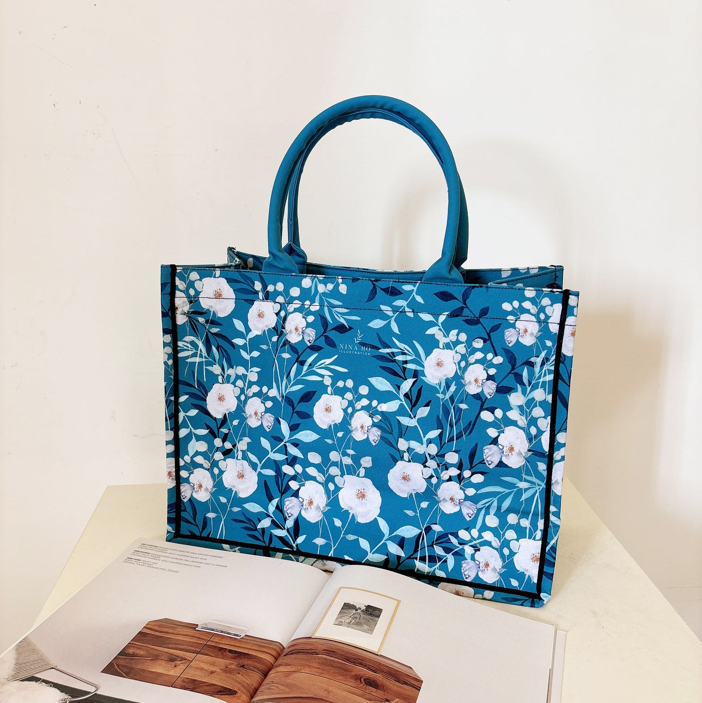 茶花與蝴蝶 帆布手提大方包-湖水藍綠(新品)