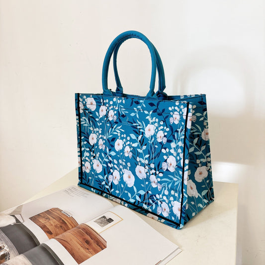 茶花與蝴蝶 帆布手提大方包 - 湖水藍綠 - NINA HO ILLUSTRATIONNINA HO ILLUSTRATION