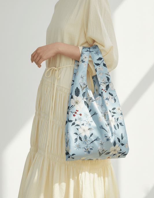 花間悠遊購物袋 - S - 淺藍 - 寶寶藍 - NINA HO ILLUSTRATION我的商店